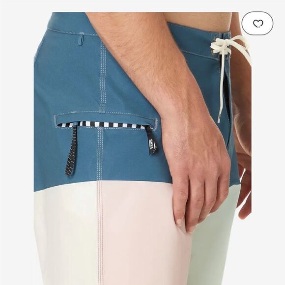 Vans The Daily Halfsies 19" Boardshorts size 31 and 32, NWT - Picture 3 of 11